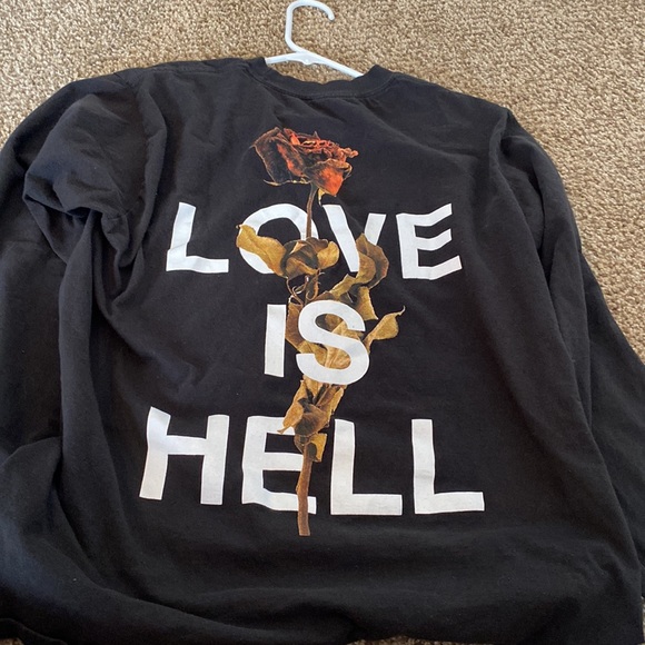 Love is hell mens large long sleeve shirt - Picture 2 of 2